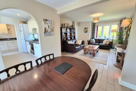Lounge, dining, kitchen
