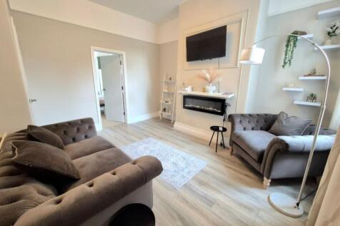 Sitting/dining room