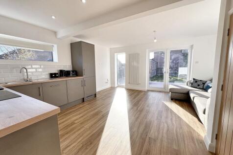 Lounge/Dining Kitchen