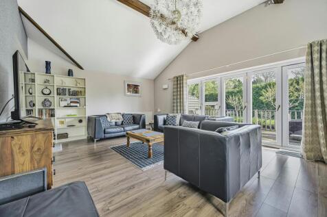 Sitting Dining Room  The Riverside.jpg