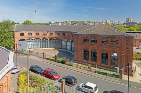 HALF_ROUND_HOUSE_0019 RT.jpg