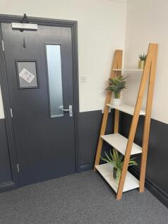 office 1 i6.jpg