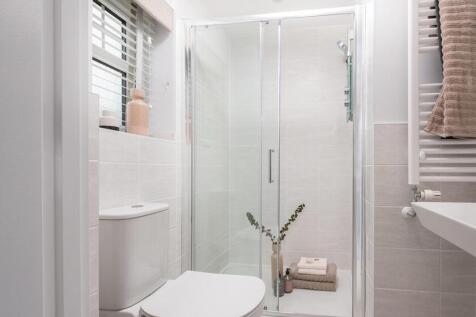 Hadley_bathroom