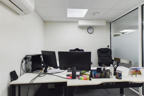 CAM03263G0-PR0007-STILL006.jpg