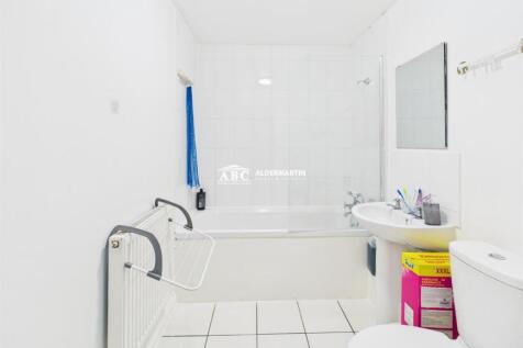 CAM05227G0-PR0004-STILL005.jpg