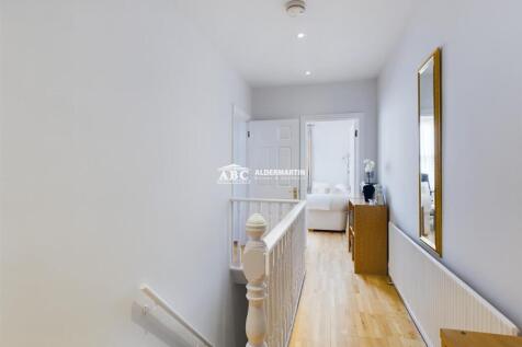 CAM03263G0-PR0059-STILL005.jpg