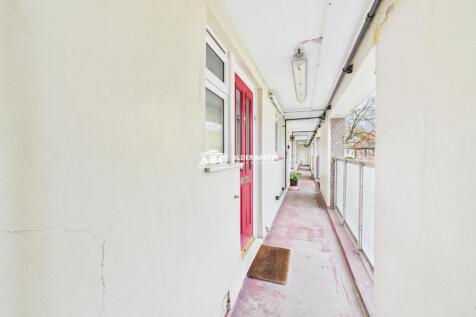 CAM03215G0-PR0066-STILL018.jpg