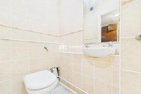 CAM03827G0-PR0041-STILL015.jpg