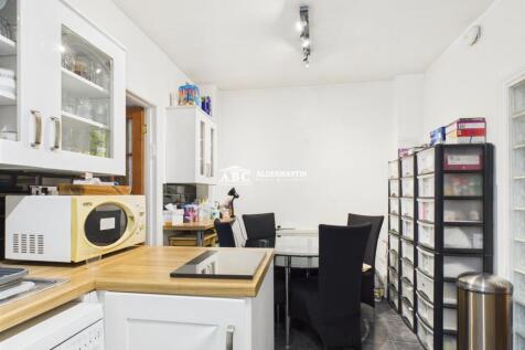 CAM03827G0-PR0045-STILL002.jpg