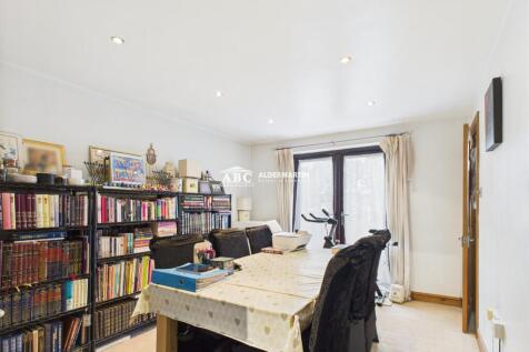 Dining Room/Optional Third Bedroom