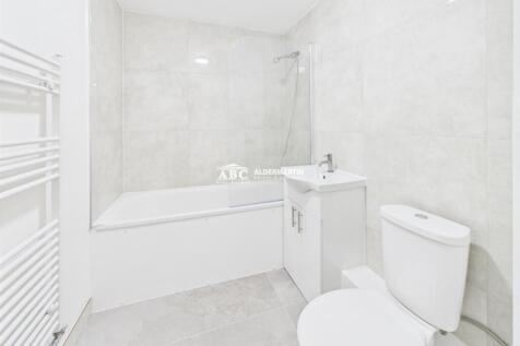 CAM03827G0-PR0067-STILL006.jpg