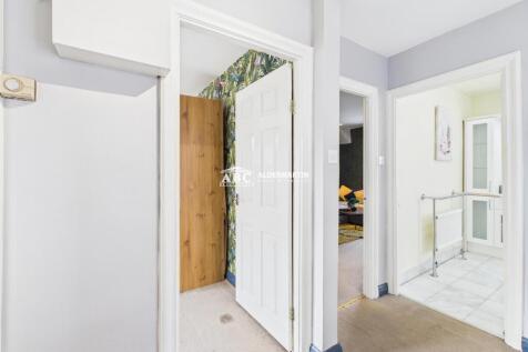 CAM03827G0-PR0071-STILL002.jpg