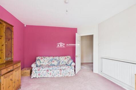 CAM03827G0-PR0074-STILL012.jpg