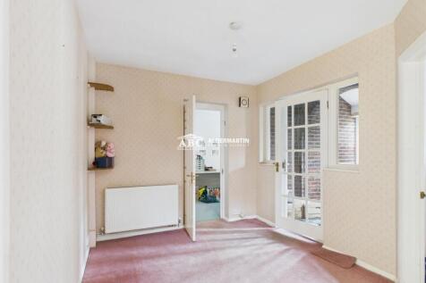 CAM03827G0-PR0074-STILL003.jpg