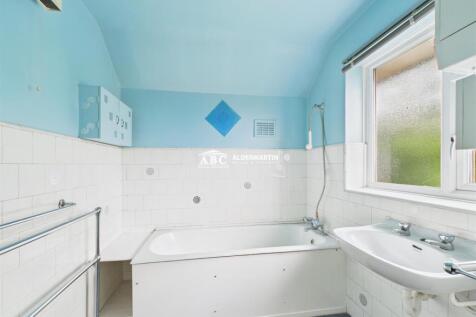CAM03827G0-PR0074-STILL022.jpg