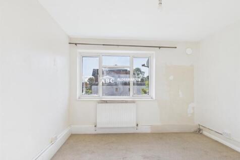 CAM03827G0-PR0082-STILL005.jpg