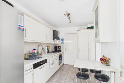 CAM03827G0-PR0060-STILL022.jpg