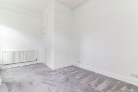 Bedroom 1 - B.jpg