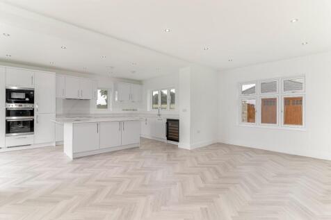 Living Dining Kitchen - F.jpg