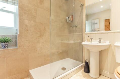 Shower Room.jpg