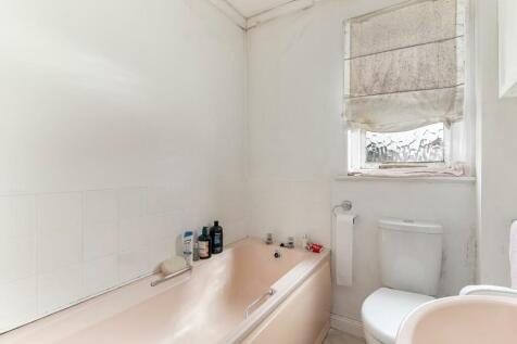 Bathroom.jpg