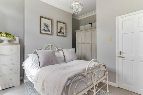 Bedroom 1 - B.jpg