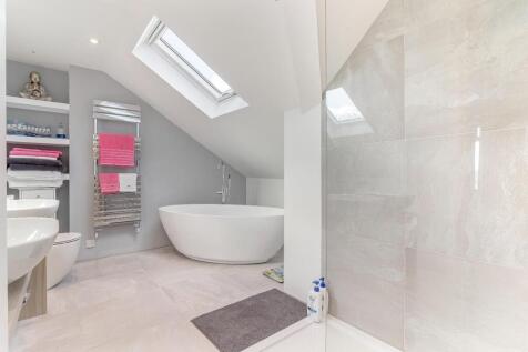 Master Bedroom Ensuite - A.jpg