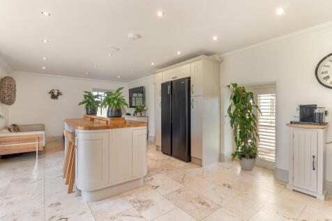 Breakfast Kitchen - B.jpg