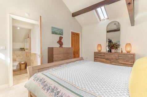 Master Bedroom - C.jpg