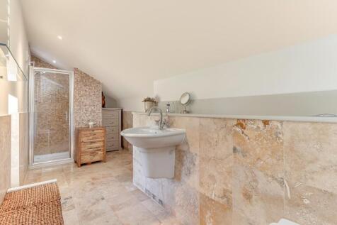 Master Bedroom Ensuite.jpg