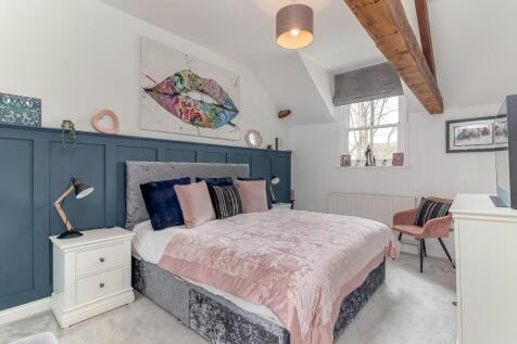 Master Bedroom - C.jpg