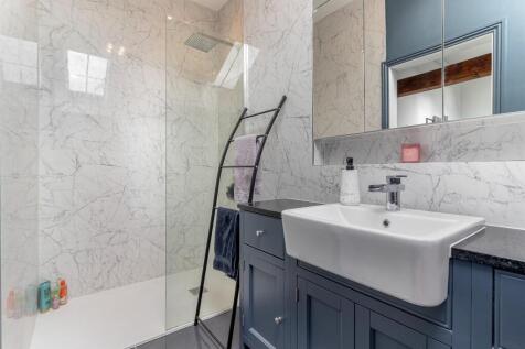 Master Bedroom Ensuite.jpg