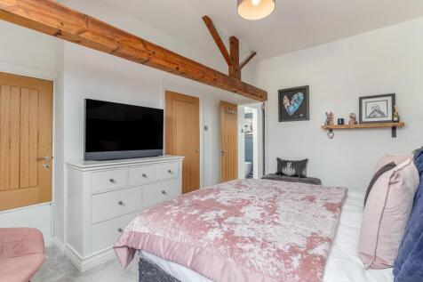Master Bedroom - B.jpg