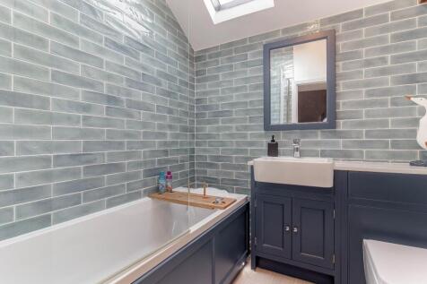 Bathroom.jpg