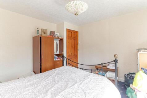 Bedroom 1 - B.jpg