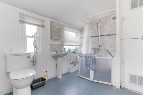 Bathroom.jpg