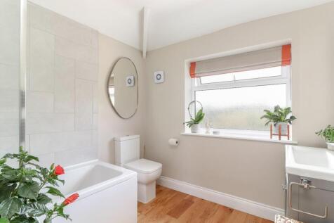 Bathroom.jpg