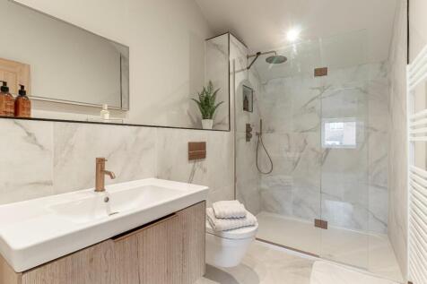 Master Bedroom Ensuite.jpg