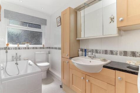 Bathroom.jpg