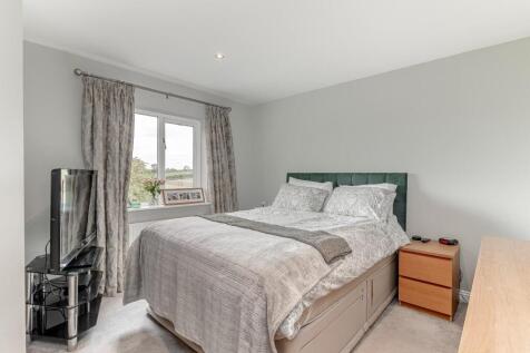 Master Bedroom - C.jpg