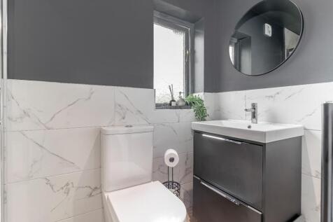 Master Bedroom Ensuite.jpg