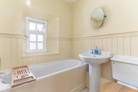 Bathroom.jpg
