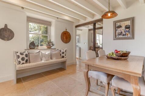 Dining Room - B.jpg