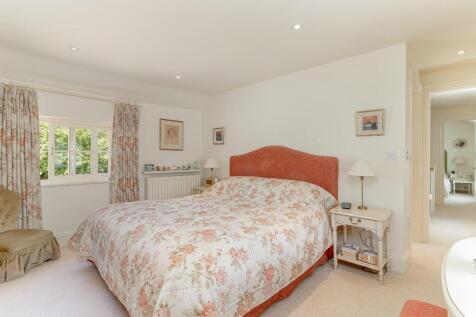 Master Bedroom - C.jpg
