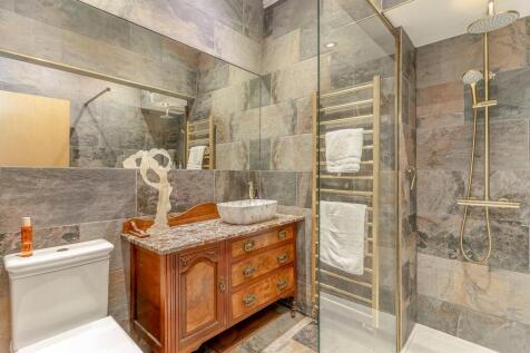 Shower Room.jpg