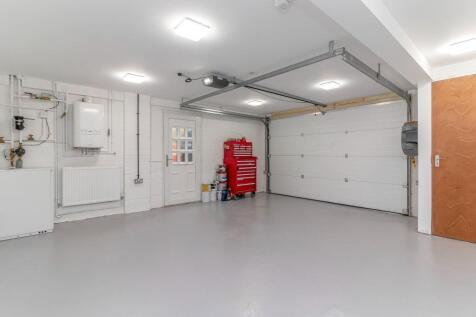 Garage - B.jpg
