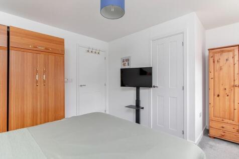 Bedroom 1 - B.jpg