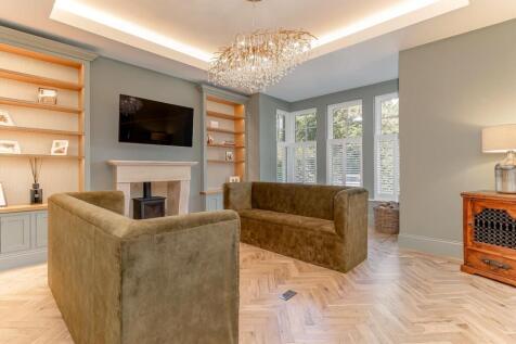 Lounge - A.jpg
