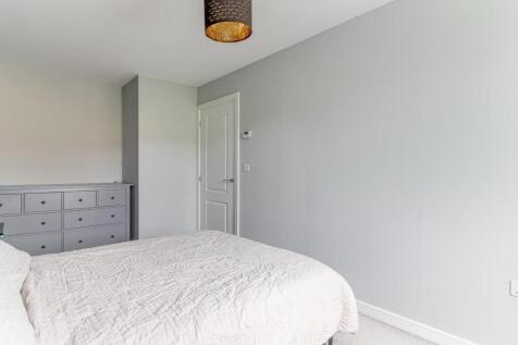 Bedroom 1 - B.jpg