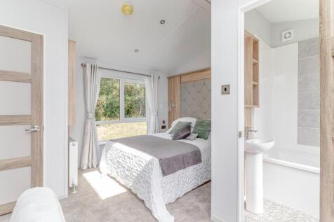 Bedroom 1 - D.jpg